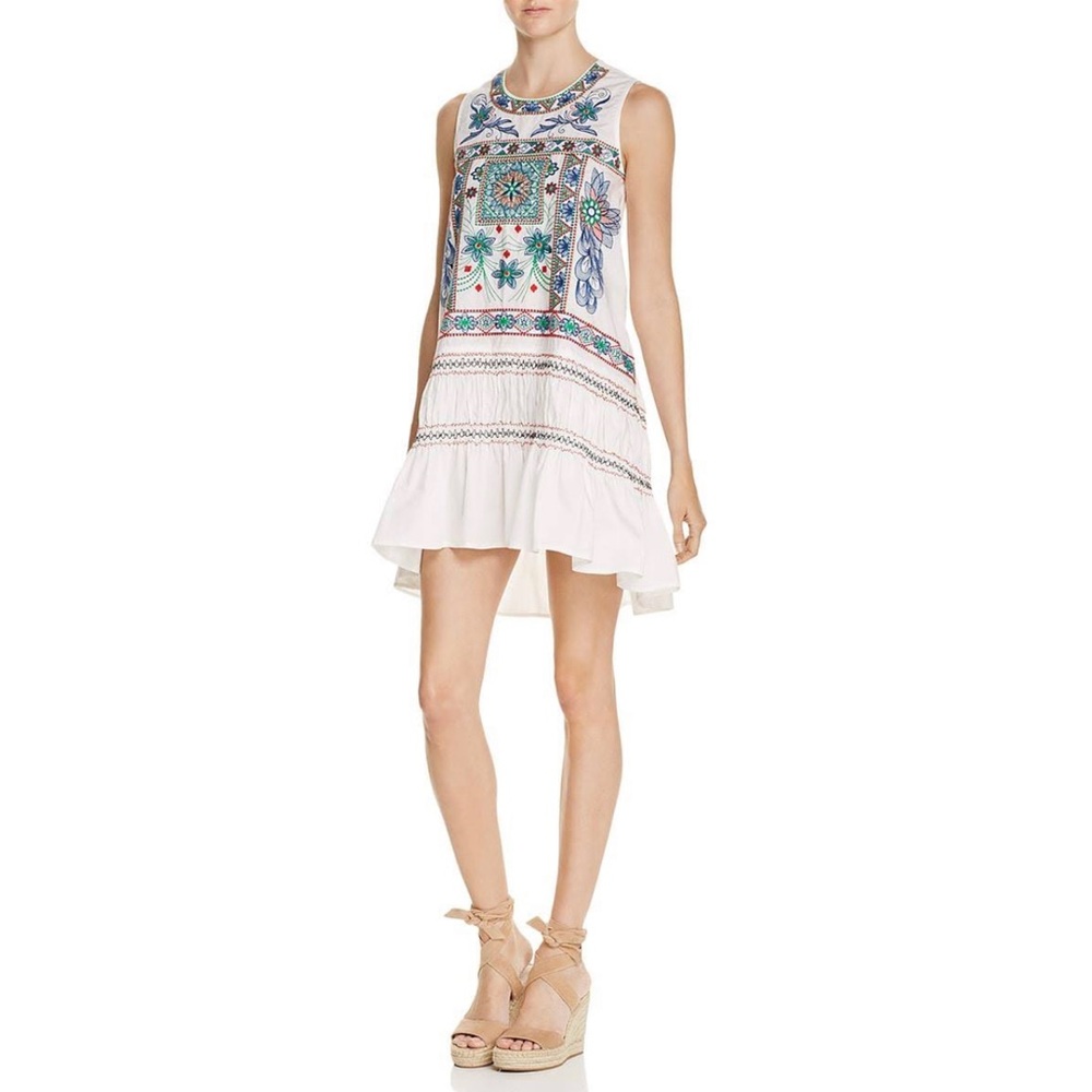 Freeway White Embroidered Dress Sz XS
